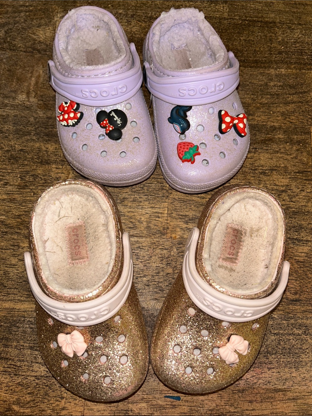 CROCS Kids Lavender Glitter and Gold Glitter Fuzzy Lined Clogs